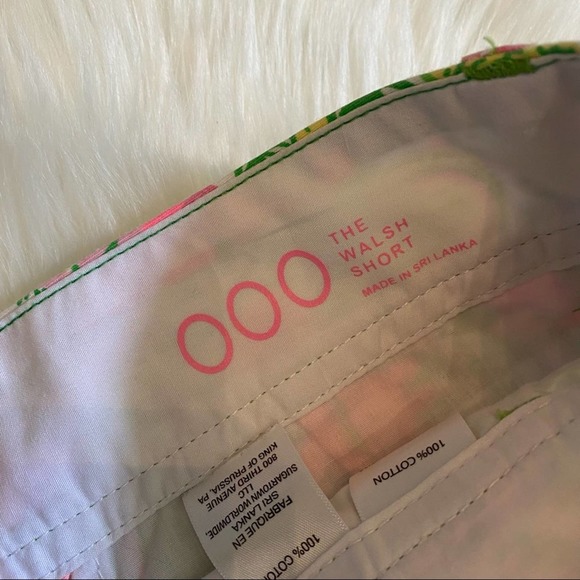 Lilly Pulitzer The Walsh Short " Hot Wings Print" - Picture 6 of 8